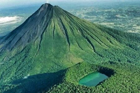Volcán Arenal & Cerro Chato Costa Rica